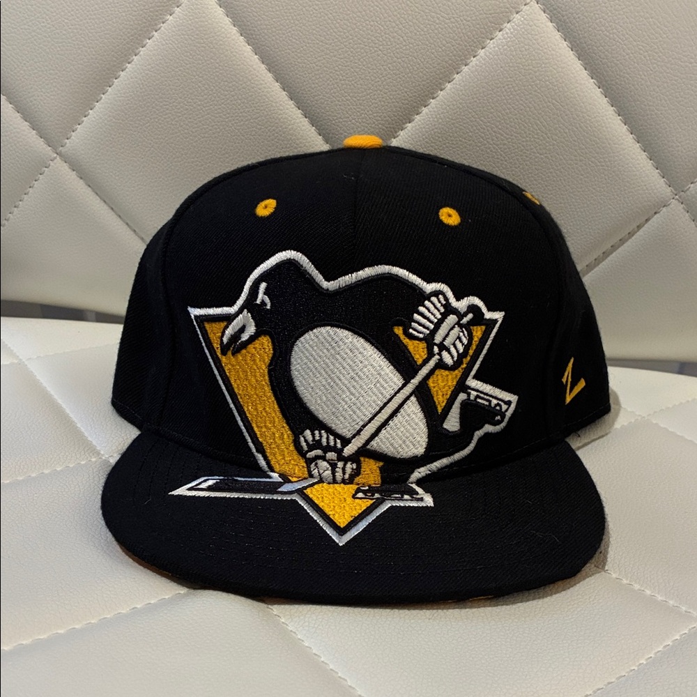 Zephyr Penguins (Pens) Fitted
